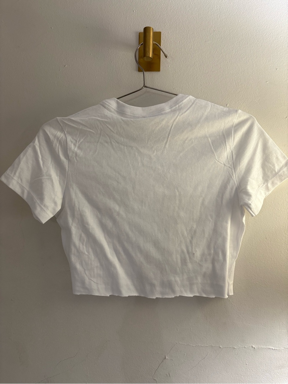 Mucho Baggage White Graphic Tee with Pink and Red Print - Picture 3 of 3